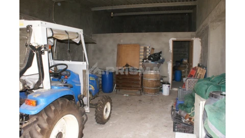 Garagem para Venda em Escalos de Baixo e Mata