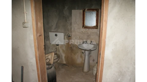 Garagem para Venda em Escalos de Baixo e Mata