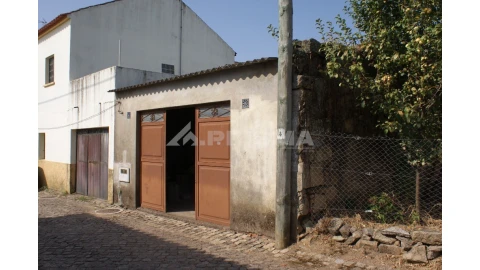 Garagem para Venda em Escalos de Baixo e Mata