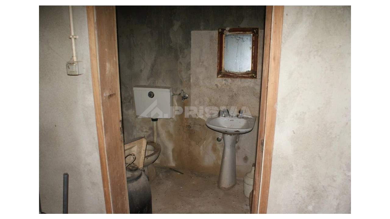 Garagem para Venda em Escalos de Baixo e Mata Foto 5