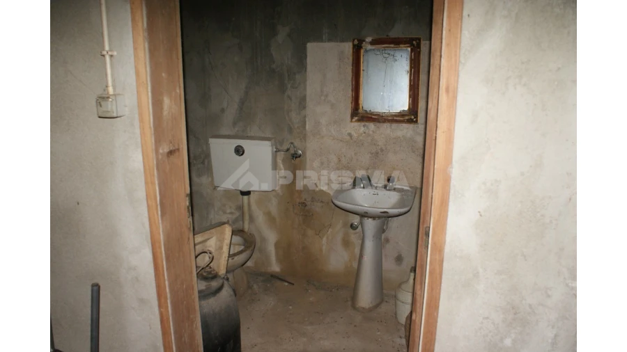Garagem para Venda em Escalos de Baixo e Mata Foto 5