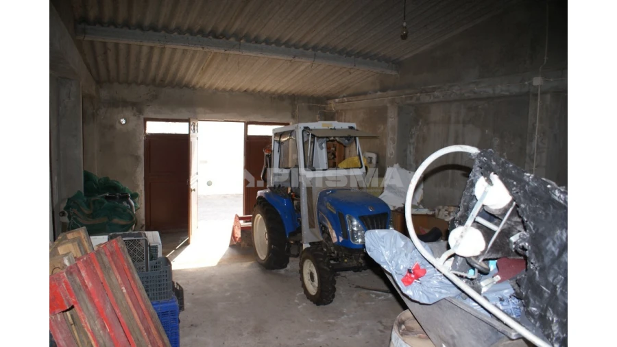 Garagem para Venda em Escalos de Baixo e Mata Foto 7