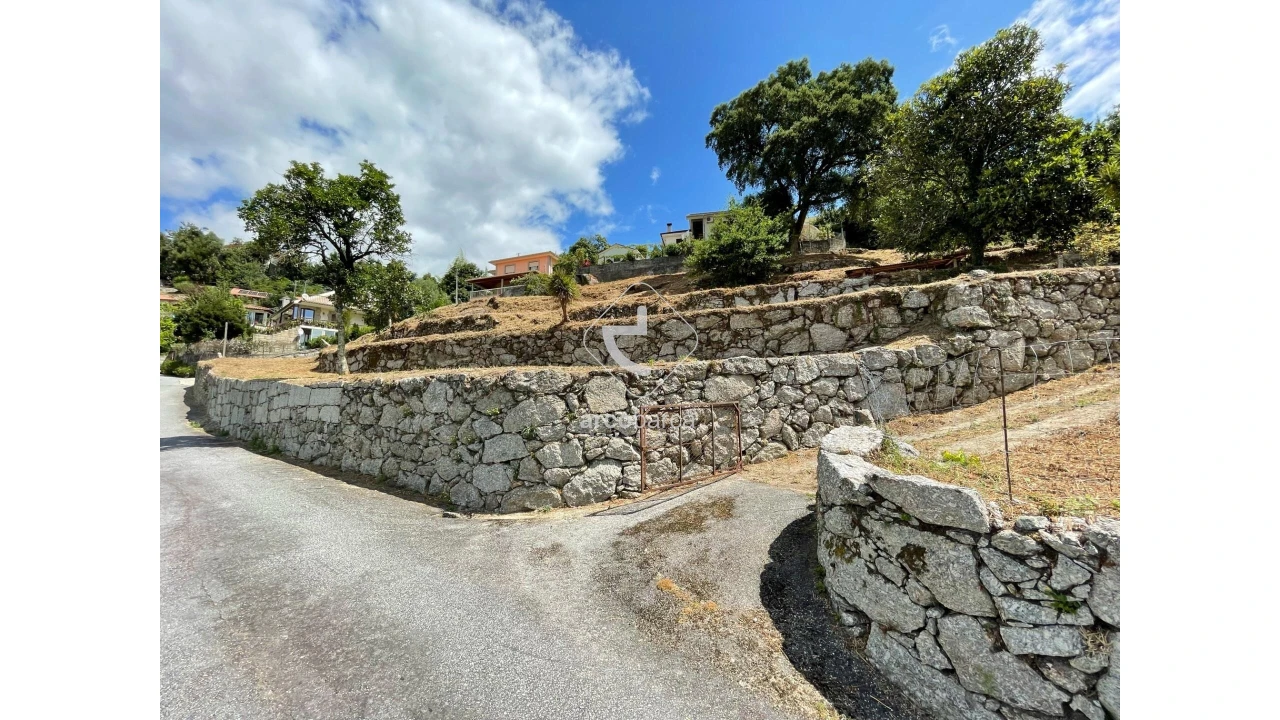 Terreno para Venda em Arcos de Valdevez (São Paio) e Giela Foto 2