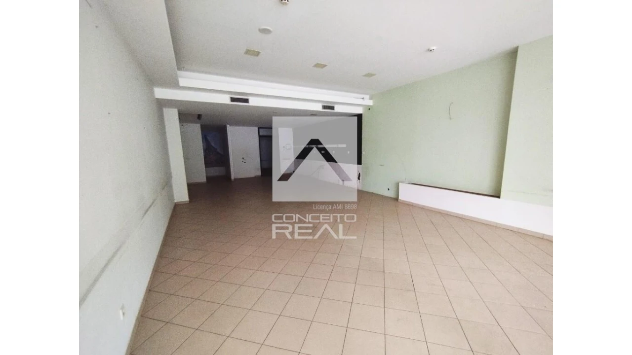 Loja para Arrendamento em Lordelo Foto 6