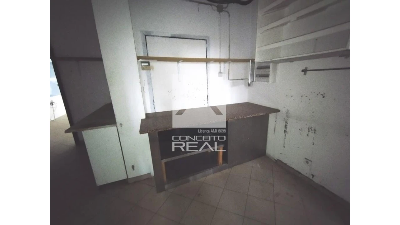 Loja para Arrendamento em Lordelo Foto 12