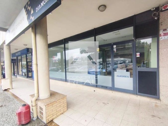 Loja para Arrendamento em Lordelo Foto 2