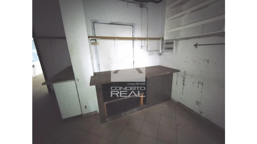 Loja para Arrendamento em Lordelo Foto 12