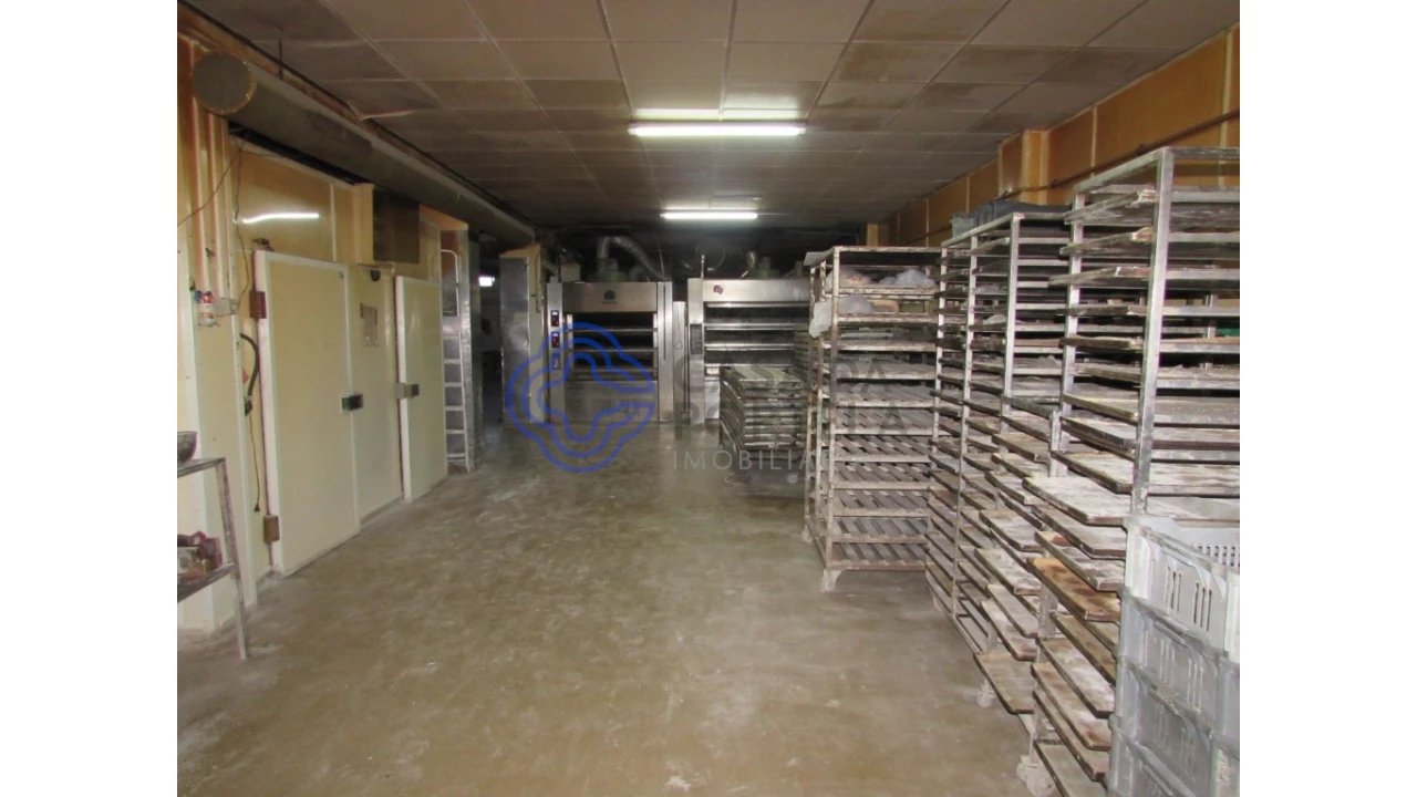 Prédio para Venda em Canelas Foto 13