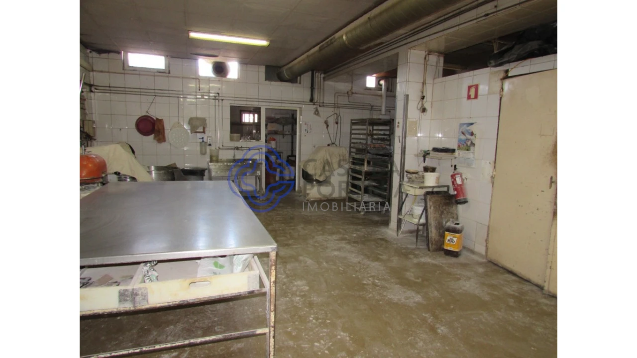 Prédio para Venda em Canelas Foto 18