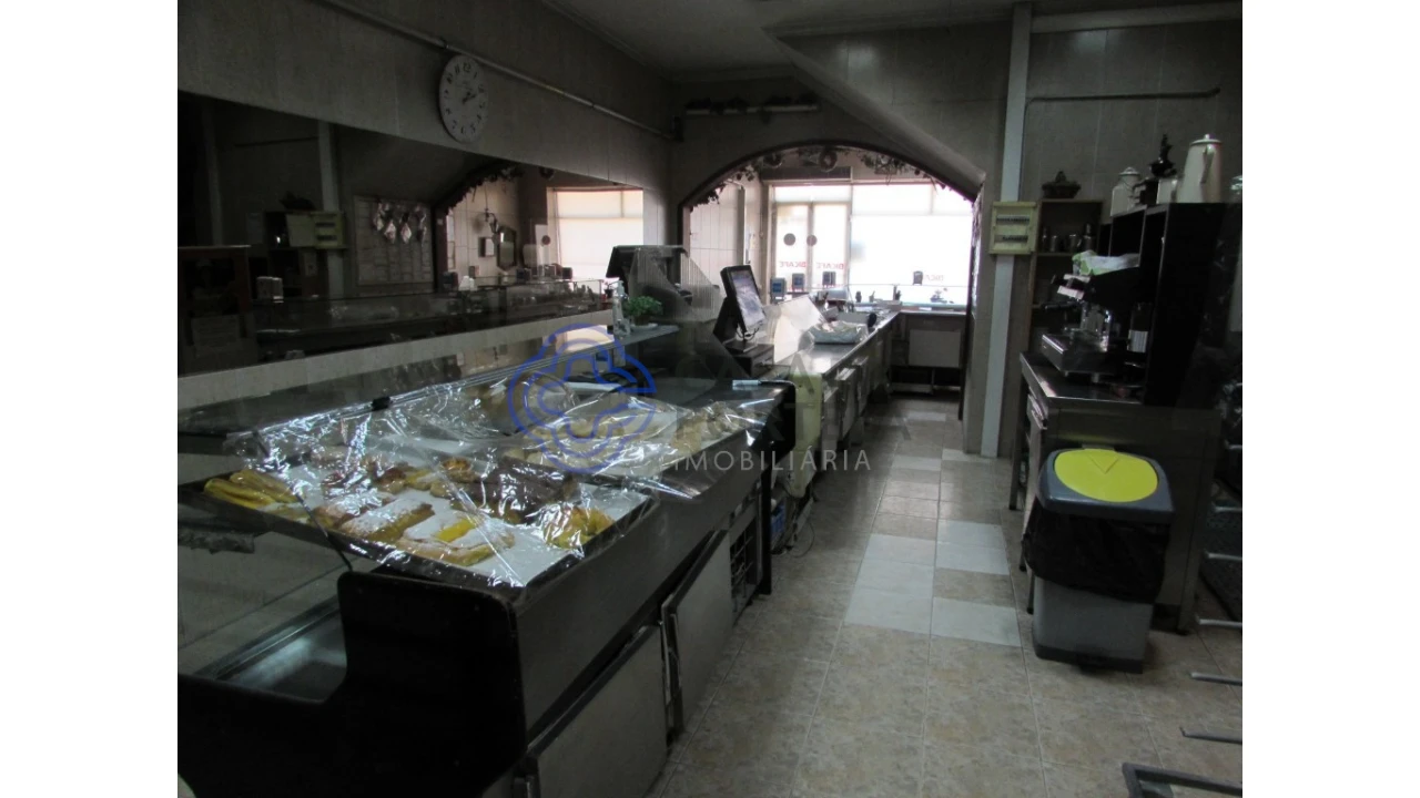 Prédio para Venda em Canelas Foto 24