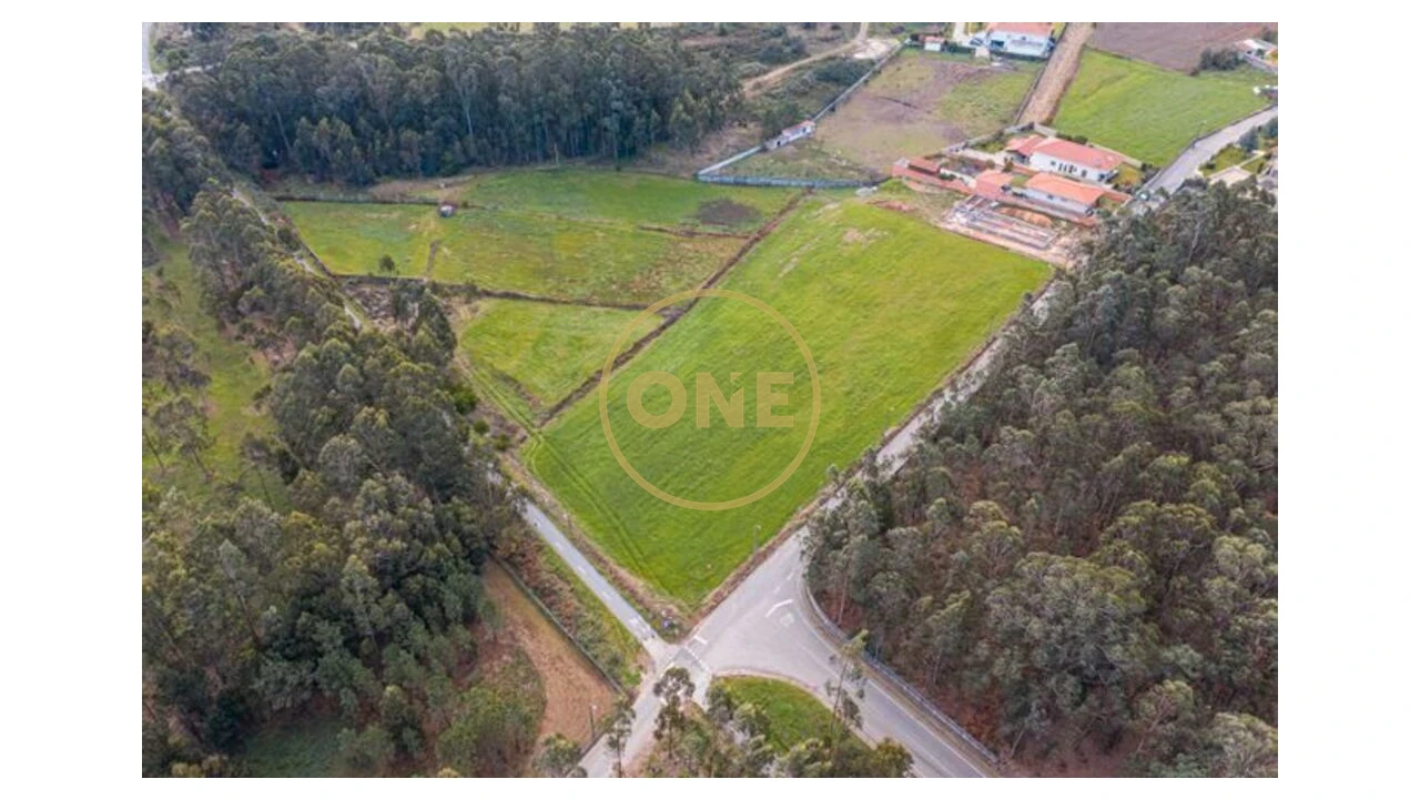 Terreno para Venda em Laundos Foto 1