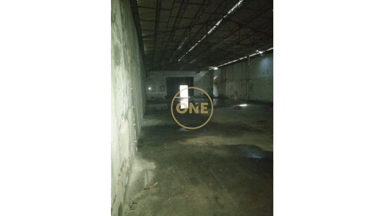 Armazém para Venda em Selho (São Jorge) Foto 2