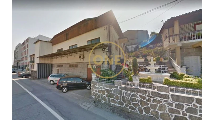 Armazém para Venda em Selho (São Jorge) Foto 1