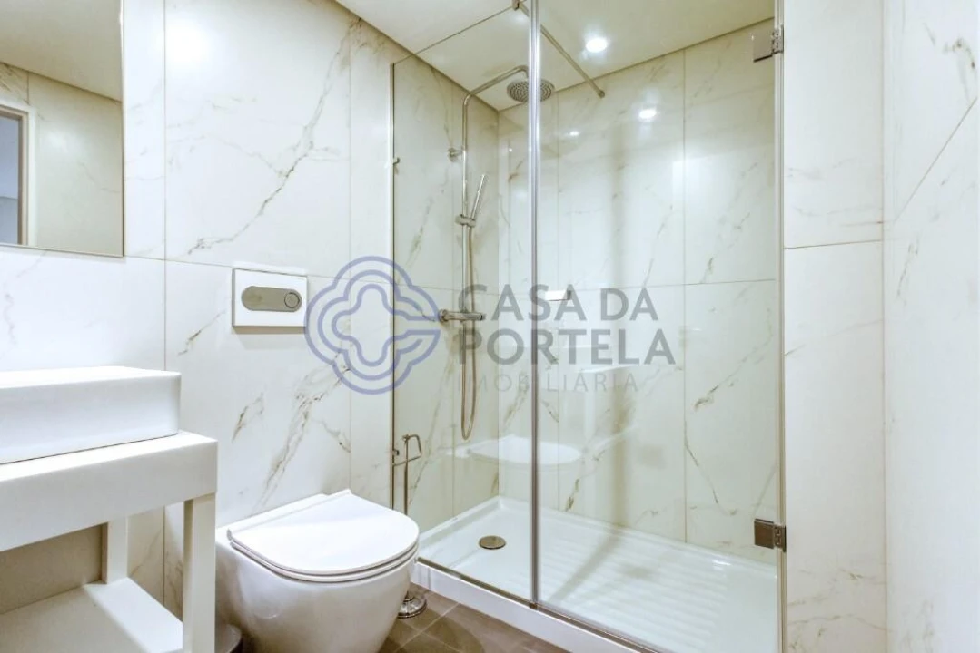 Apartamento T1 para Venda em Cedofeita, Santo Ildefonso, Sé, Miragaia, São Nicolau e Vitória Foto 11