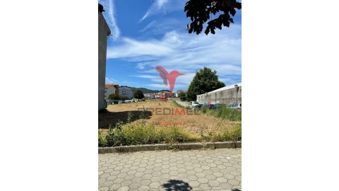 Terreno para Venda em Oliveira do Douro
