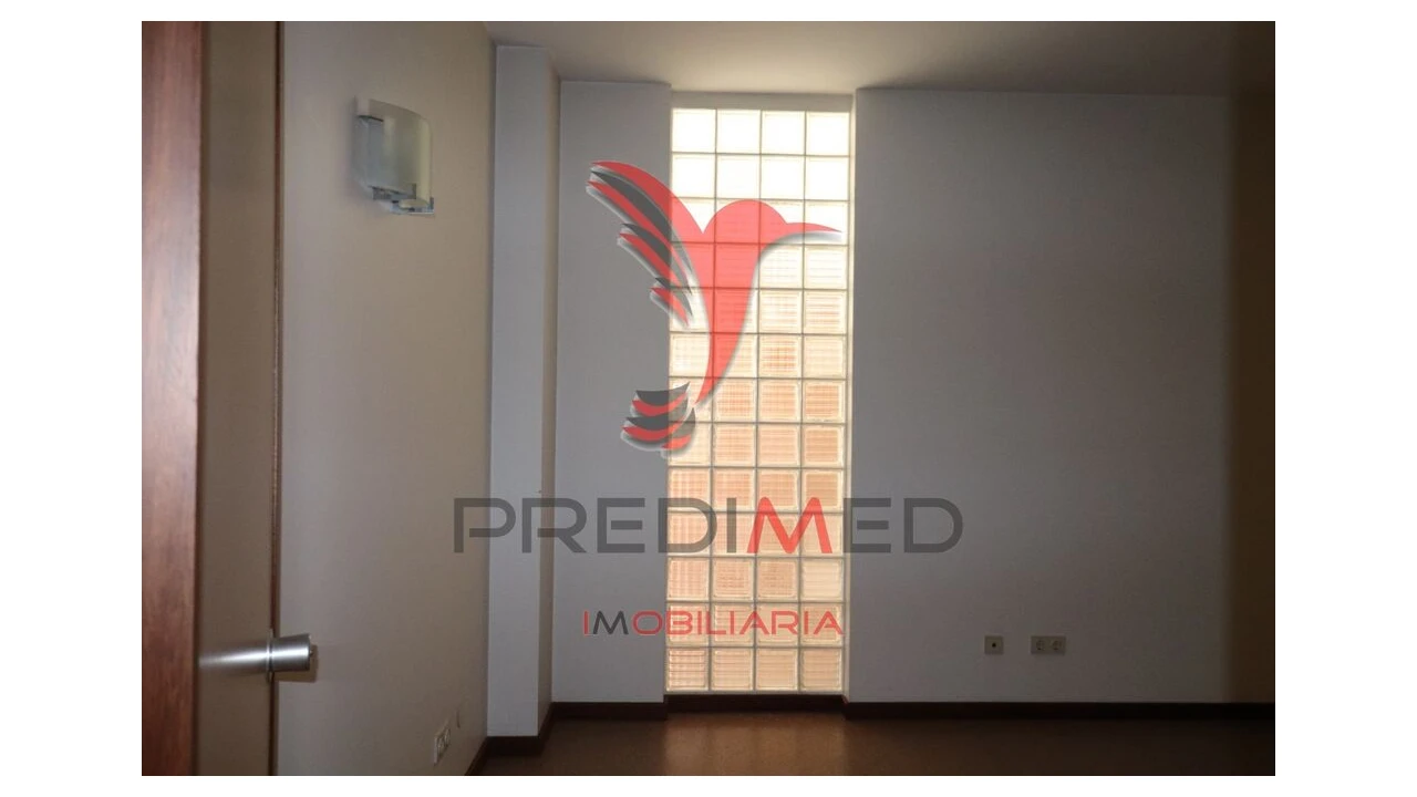 Loja para Venda em Mesão Frio Foto 16