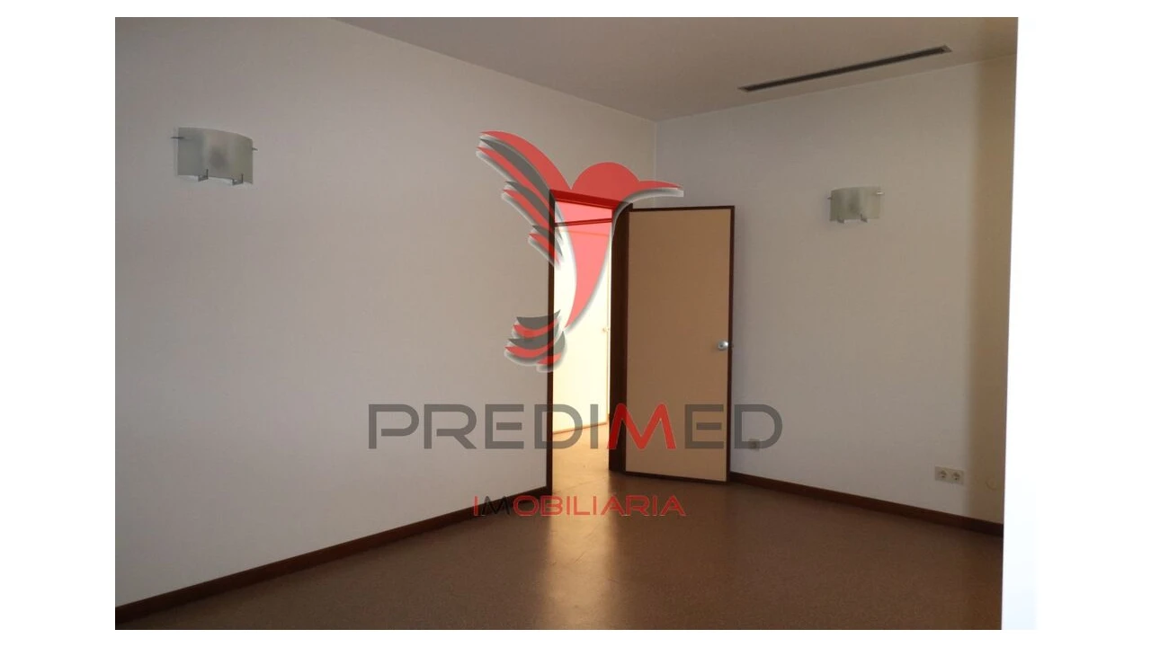 Loja para Venda em Mesão Frio Foto 15