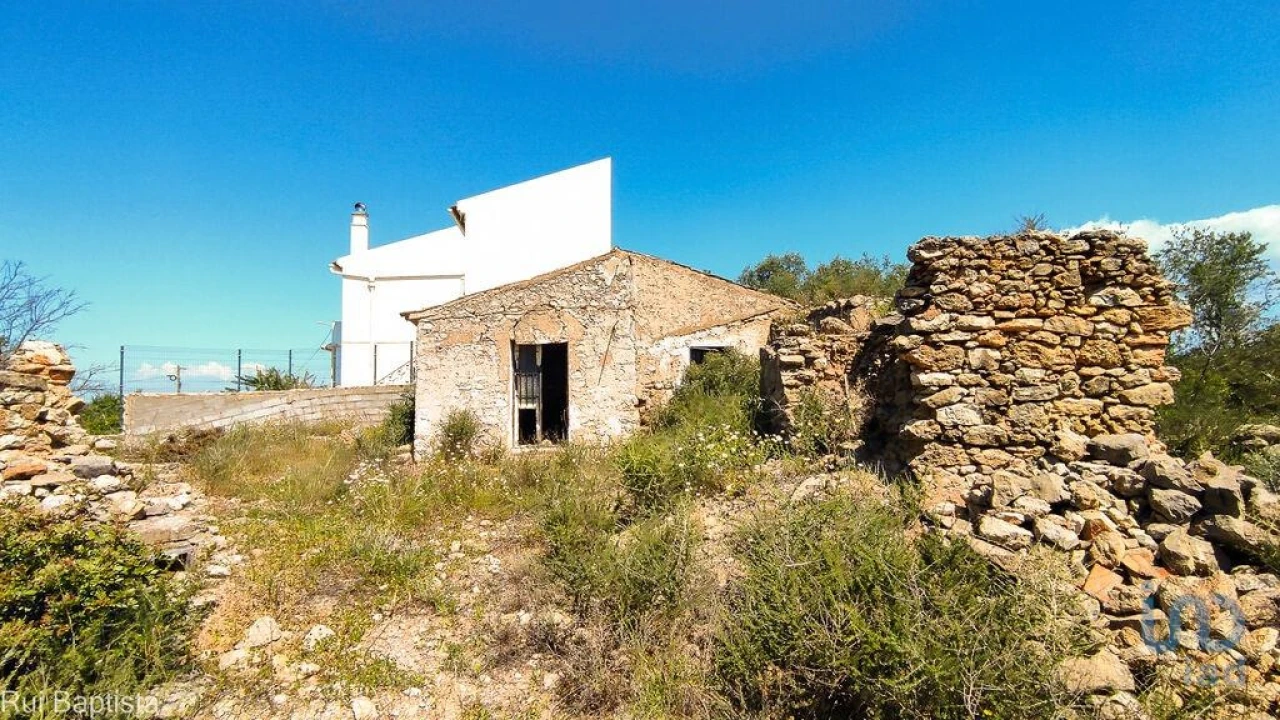 Moradia T4 para Venda em Ferreiras Foto 1