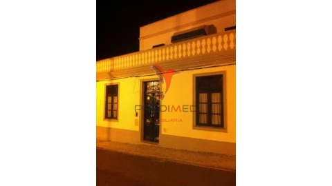 Moradia T9 para Venda em Ferreira do Alentejo e Canhestros