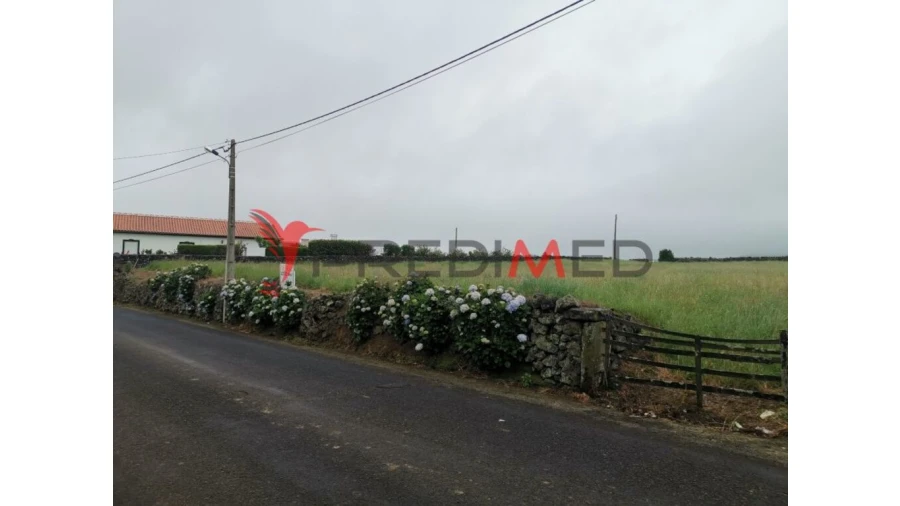 Terreno para Venda em Praia da Vitoria (Santa Cruz) Foto 3