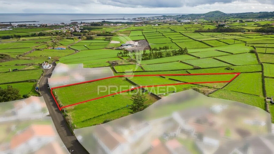 Terreno para Venda em Praia da Vitoria (Santa Cruz) Foto 1