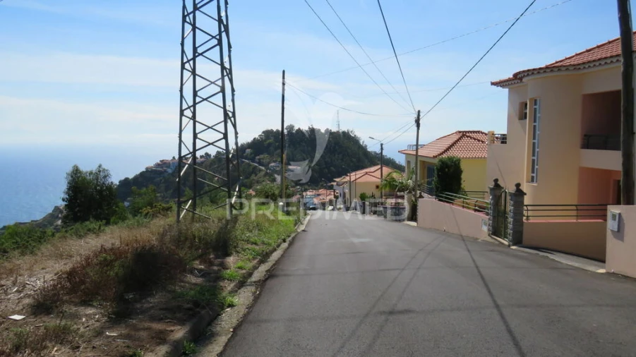 Terreno para Venda em Camara de Lobos Foto 4