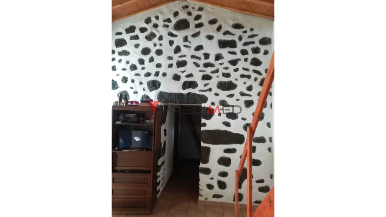 Moradia T2 para Venda em Santa Cruz da Graciosa Foto 4