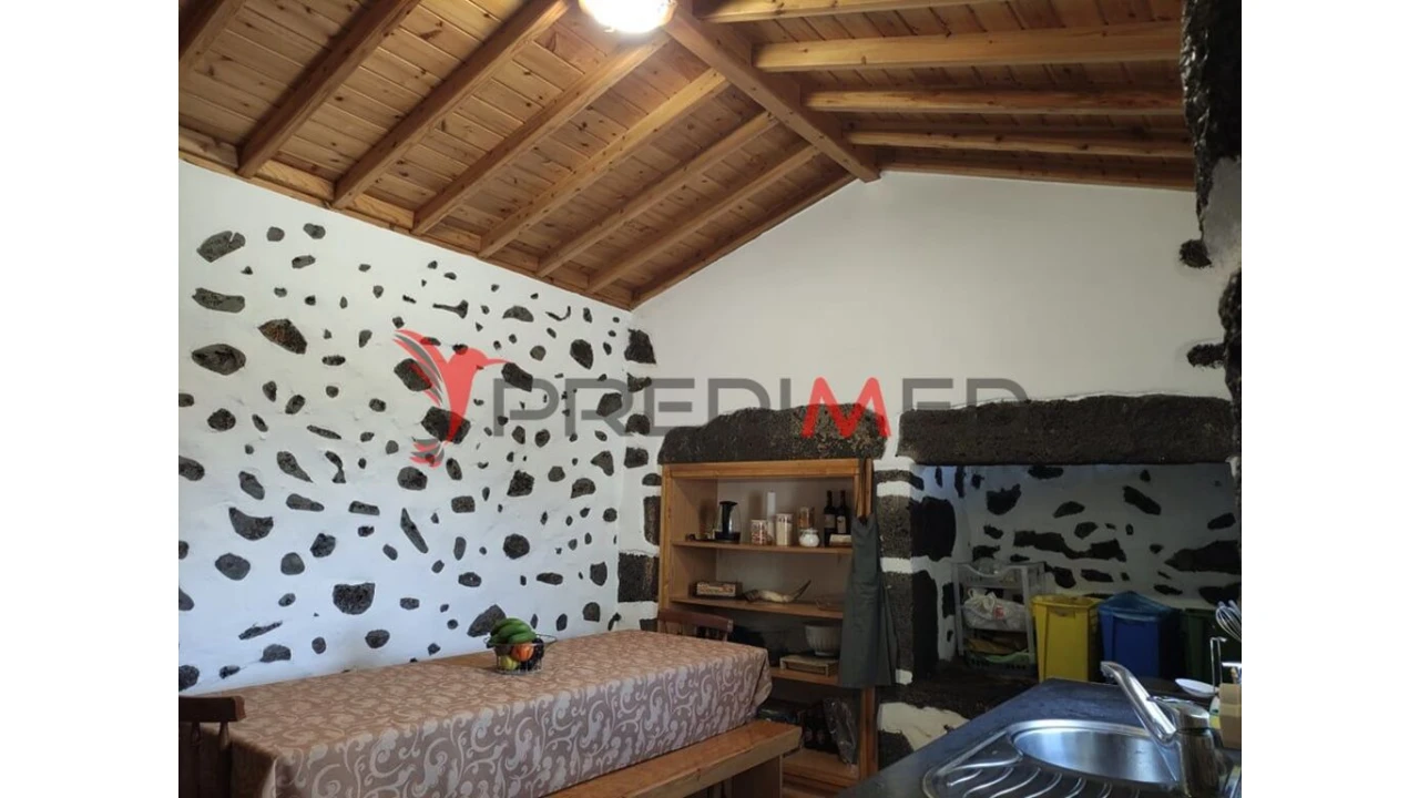 Moradia T2 para Venda em Santa Cruz da Graciosa Foto 3