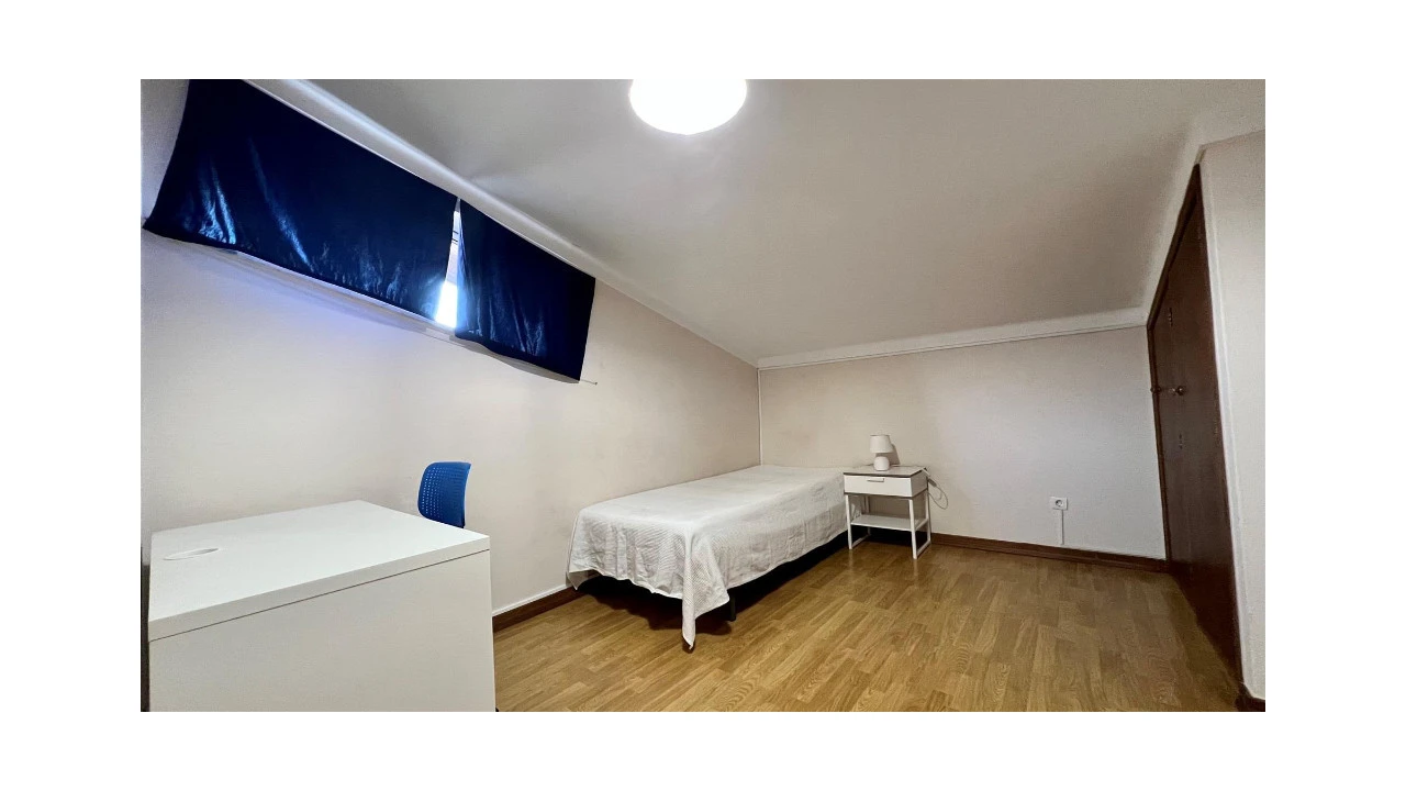 Apartamento T5 para Venda em Santo Antonio dos Olivais Foto 13