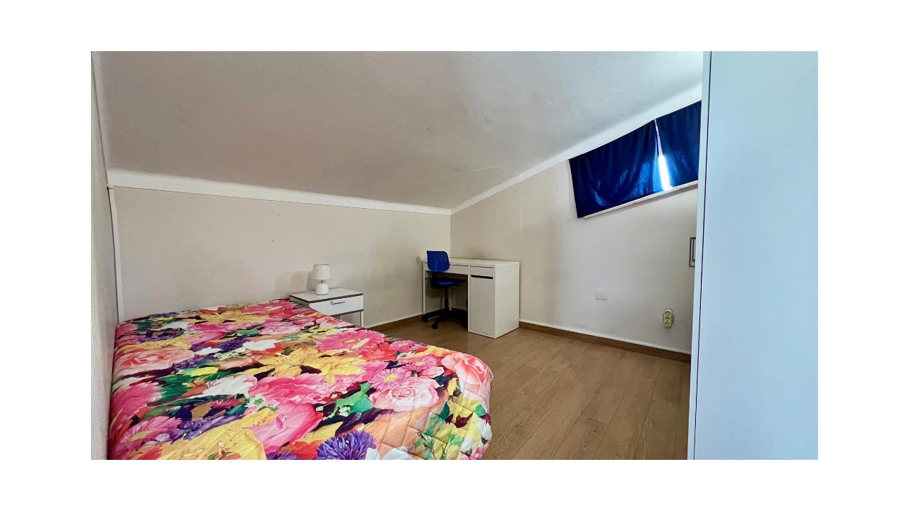 Apartamento T5 para Venda em Santo Antonio dos Olivais Foto 11