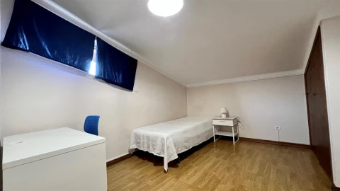 Apartamento T5 para Venda em Santo Antonio dos Olivais