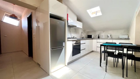 Apartamento T5 para Venda em Santo Antonio dos Olivais