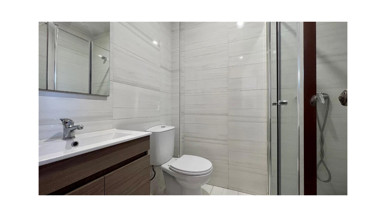 Apartamento T5 para Venda em Santo Antonio dos Olivais Foto 10