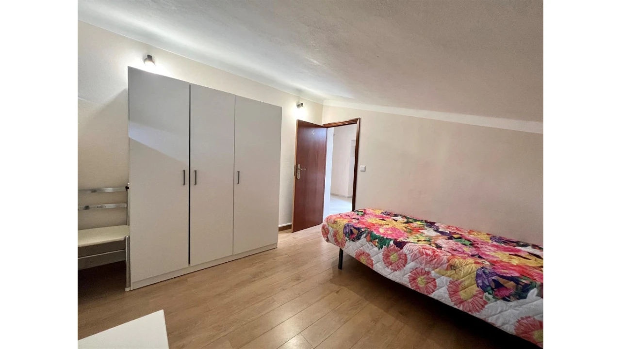 Apartamento T5 para Venda em Santo Antonio dos Olivais Foto 9