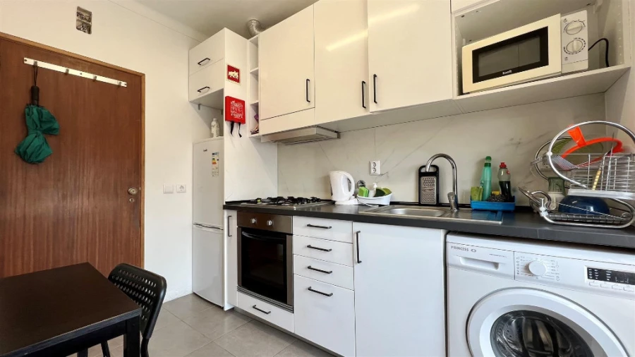 Apartamento T5 para Venda em Santo Antonio dos Olivais Foto 3