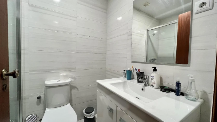 Apartamento T5 para Venda em Santo Antonio dos Olivais Foto 7