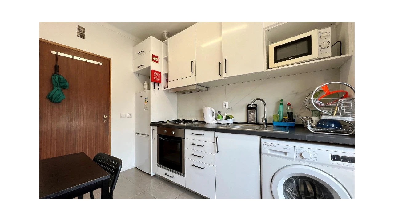 Apartamento T5 para Venda em Santo Antonio dos Olivais Foto 3