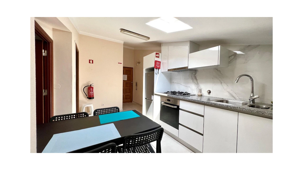 Apartamento T5 para Venda em Santo Antonio dos Olivais Foto 1
