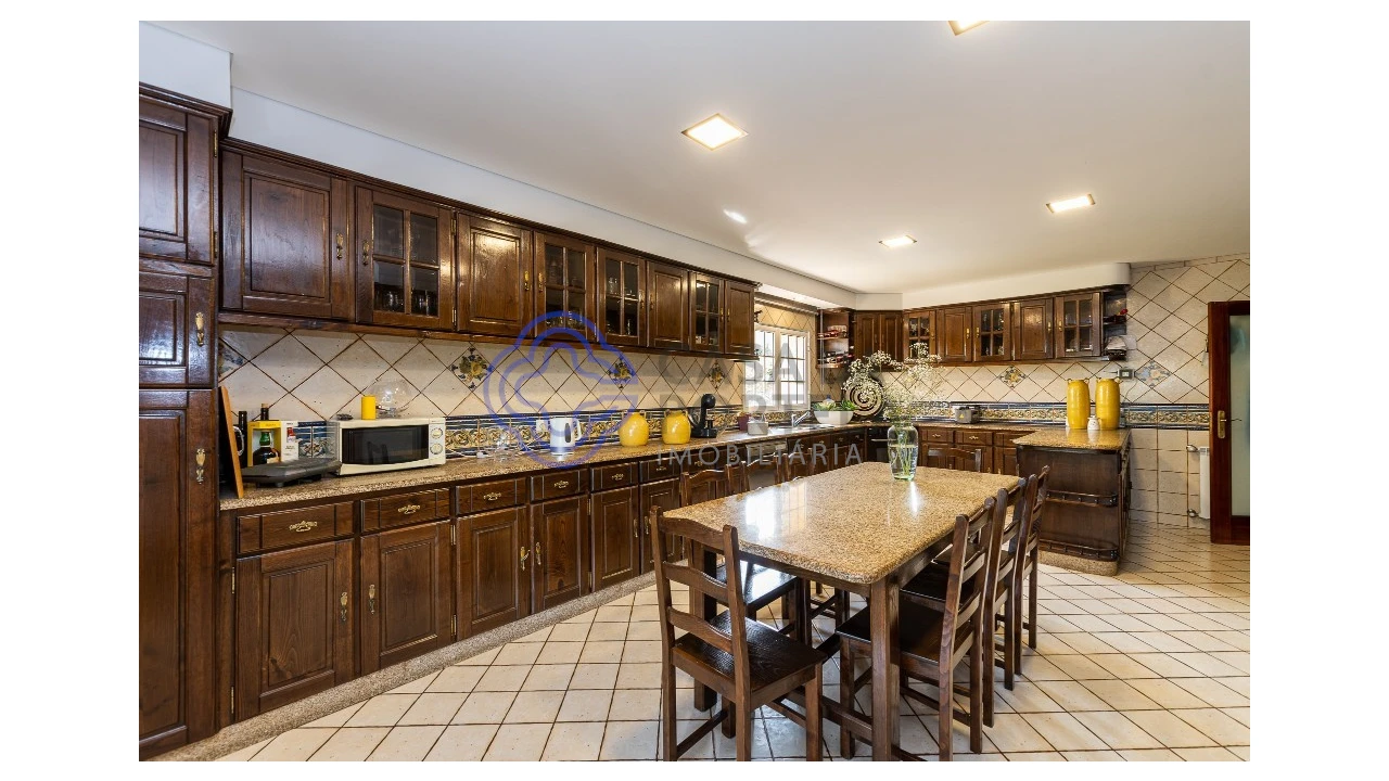 Moradia T4 para Venda em Sobrado e Bairros Foto 15