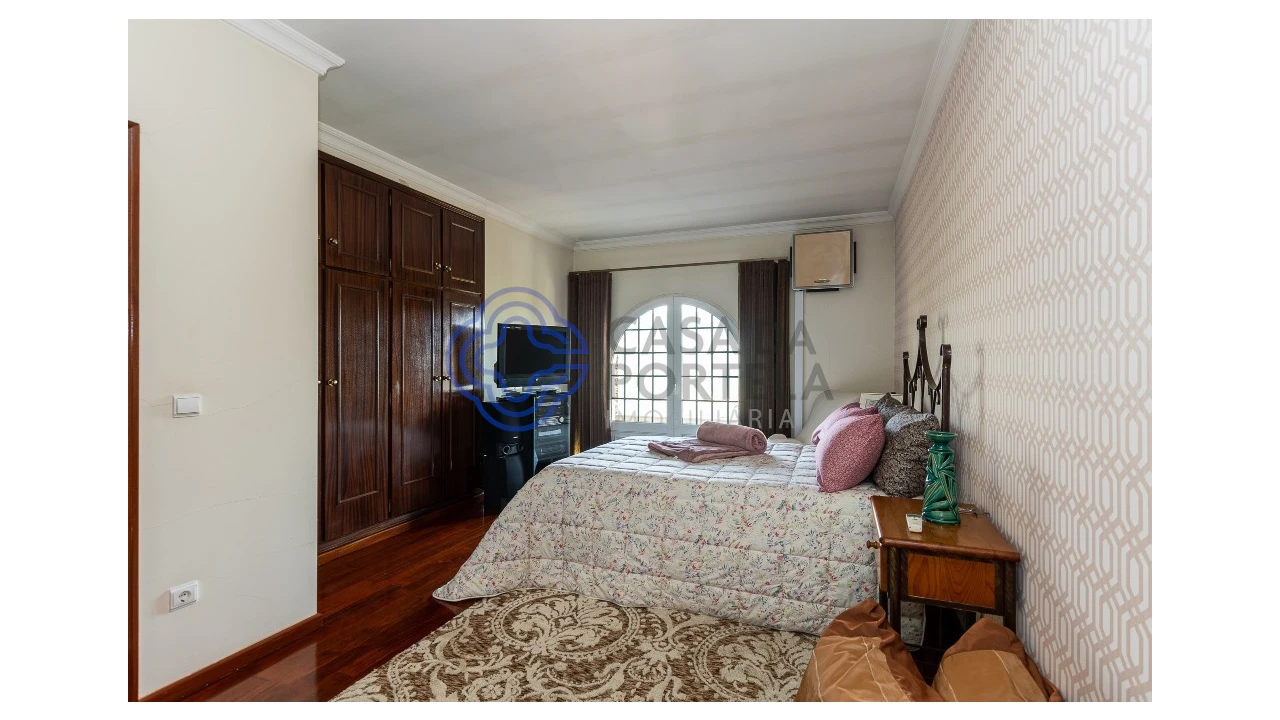 Moradia T4 para Venda em Sobrado e Bairros Foto 28