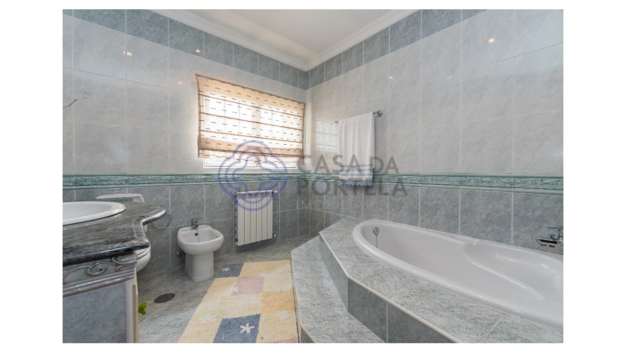 Moradia T4 para Venda em Sobrado e Bairros Foto 36