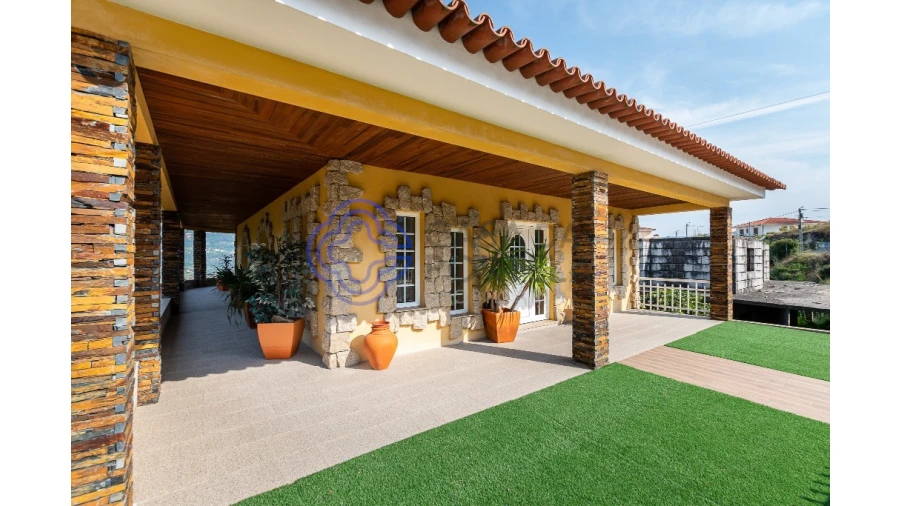 Moradia T4 para Venda em Sobrado e Bairros Foto 3