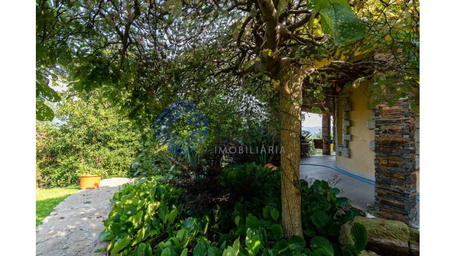 Moradia T4 para Venda em Sobrado e Bairros Foto 54