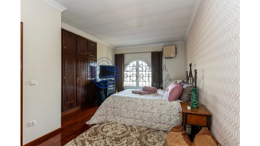 Moradia T4 para Venda em Sobrado e Bairros Foto 28