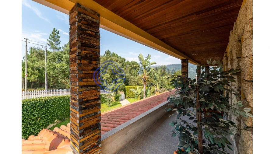 Moradia T4 para Venda em Sobrado e Bairros Foto 2