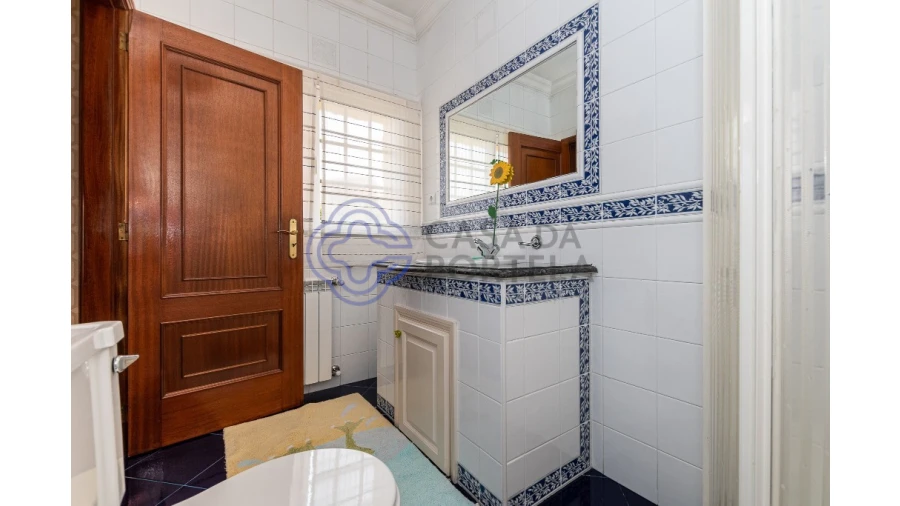 Moradia T4 para Venda em Sobrado e Bairros Foto 39