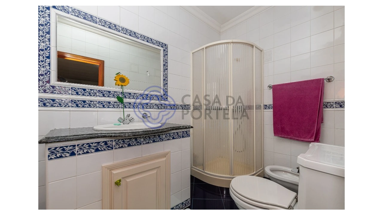 Moradia T4 para Venda em Sobrado e Bairros Foto 40