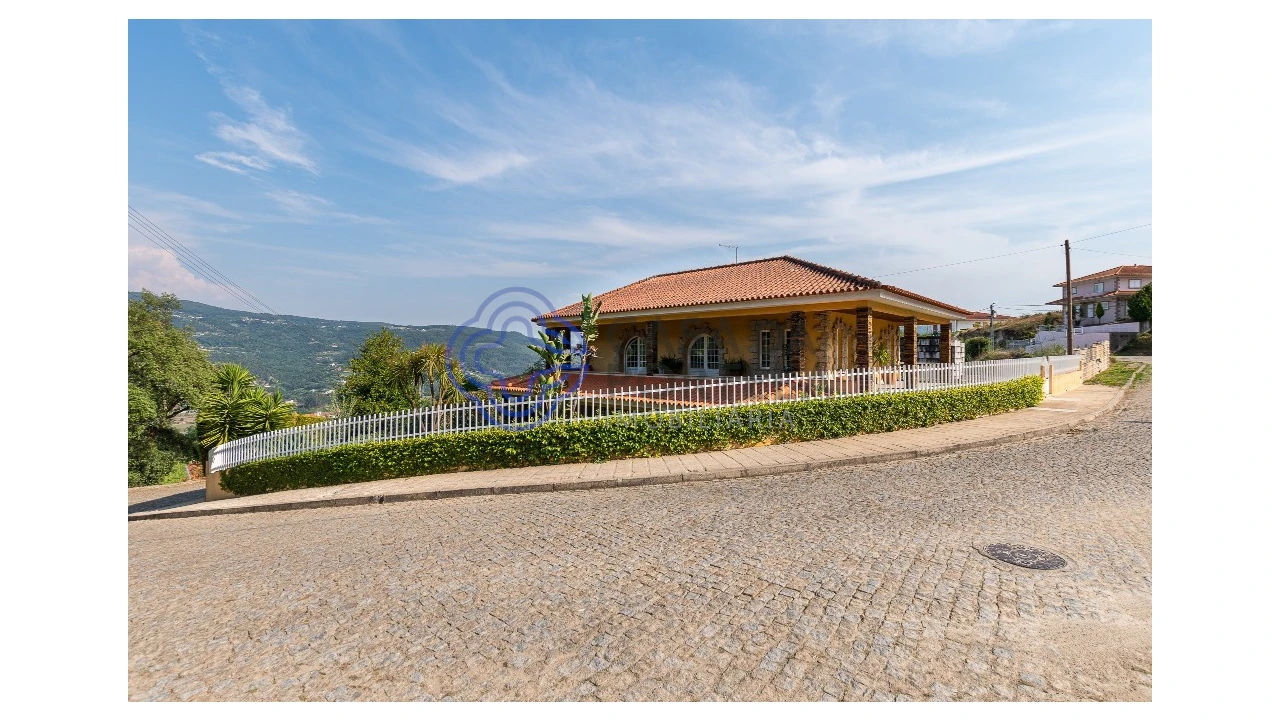 Moradia T4 para Venda em Sobrado e Bairros Foto 51