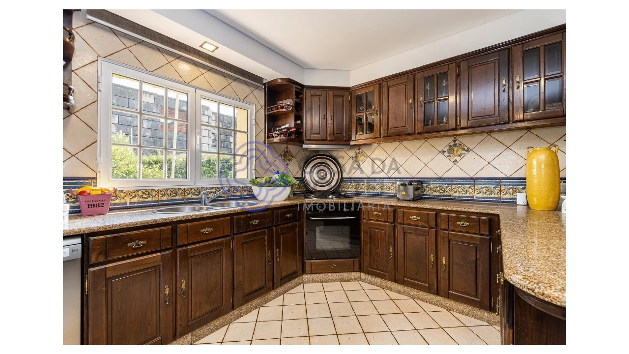 Moradia T4 para Venda em Sobrado e Bairros Foto 14