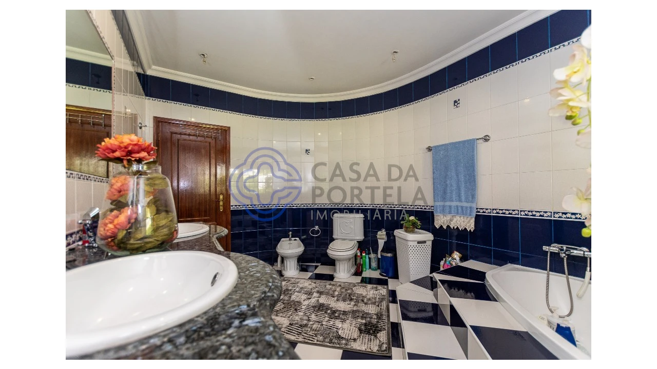 Moradia T4 para Venda em Sobrado e Bairros Foto 35